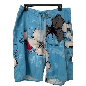Quick Silver Men’s Board Shorts  Size 36 signs of wear see picture